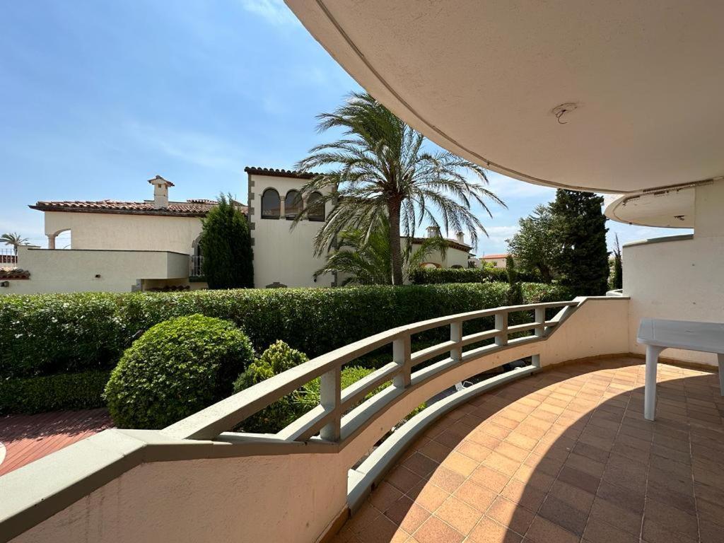 Cargols De Mar Villa Empuriabrava Exterior photo