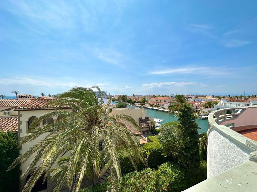 Cargols De Mar Villa Empuriabrava Exterior photo